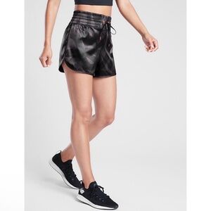 Athleta NWOT Tenacity 5 inch Inseam Black Athletic Workout Shorts Sz Small